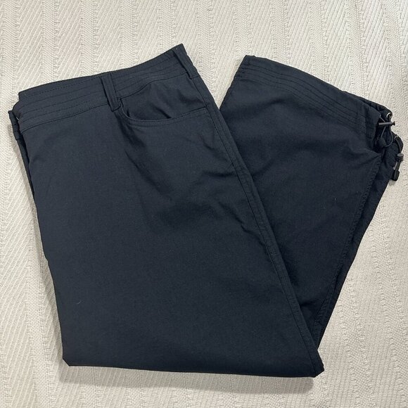 Orvis Passport capris, size 20, black, pockets, adjustable toggles at hems - Picture 8 of 12
